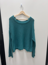 Load image into Gallery viewer, American Eagle Sweater Size Medium
