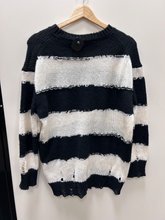 Load image into Gallery viewer, Sweater Size Medium
