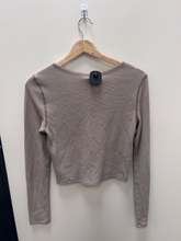 Load image into Gallery viewer, American Eagle Long Sleeve Top Size Small
