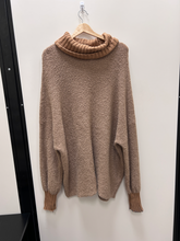 Load image into Gallery viewer, Offline Sweater Size Small
