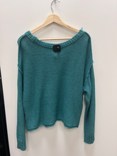 Load image into Gallery viewer, American Eagle Sweater Size Medium
