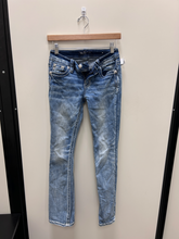 Load image into Gallery viewer, Miss Me Denim Size 0 (24)
