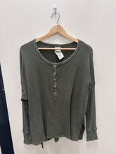 Load image into Gallery viewer, Offline Sweater Size Medium
