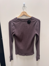 Load image into Gallery viewer, Aerie Long Sleeve Top Size Medium
