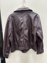 Load image into Gallery viewer, Banana Republic Leather Jacket Size XXL
