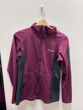 Load image into Gallery viewer, Columbia Athletic Top Size Small
