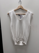Load image into Gallery viewer, Brandy Melville Sweater Size Small
