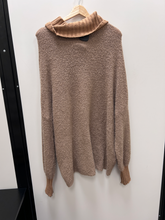 Load image into Gallery viewer, Offline Sweater Size Small
