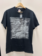 Load image into Gallery viewer, T-shirt Size Medium
