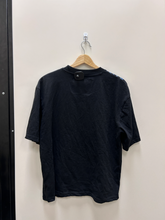 Load image into Gallery viewer, T-shirt Size Medium
