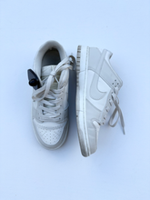 Load image into Gallery viewer, Nike Casual Shoes Womens 8

