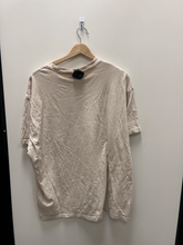 Load image into Gallery viewer, T-shirt Size Extra Large
