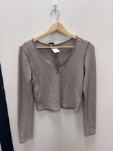 Load image into Gallery viewer, American Eagle Long Sleeve Top Size Small
