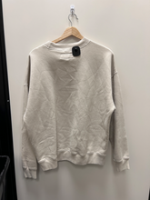 Load image into Gallery viewer, Abercrombie &amp; Fitch Sweatshirt Size Medium
