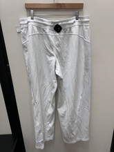 Load image into Gallery viewer, Lululemon Athletic Pants Size 13/14 (32)
