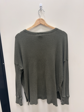 Load image into Gallery viewer, Offline Sweater Size Medium
