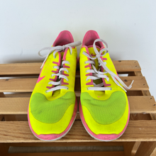 Load image into Gallery viewer, Nike Womens Athletic Shoes Womens 8.5
