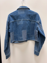 Load image into Gallery viewer, Forever 21 Outerwear Size Small
