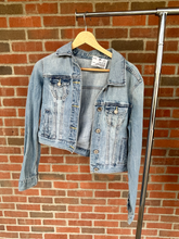 Load image into Gallery viewer, American Eagle Denim Outerwear Size Medium
