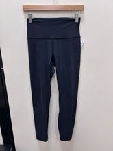 Load image into Gallery viewer, Lululemon Athletic Pants Size 3/4 (27)
