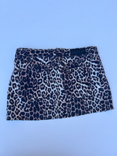 Load image into Gallery viewer, Pac Sun Short Skirt Size 3/4
