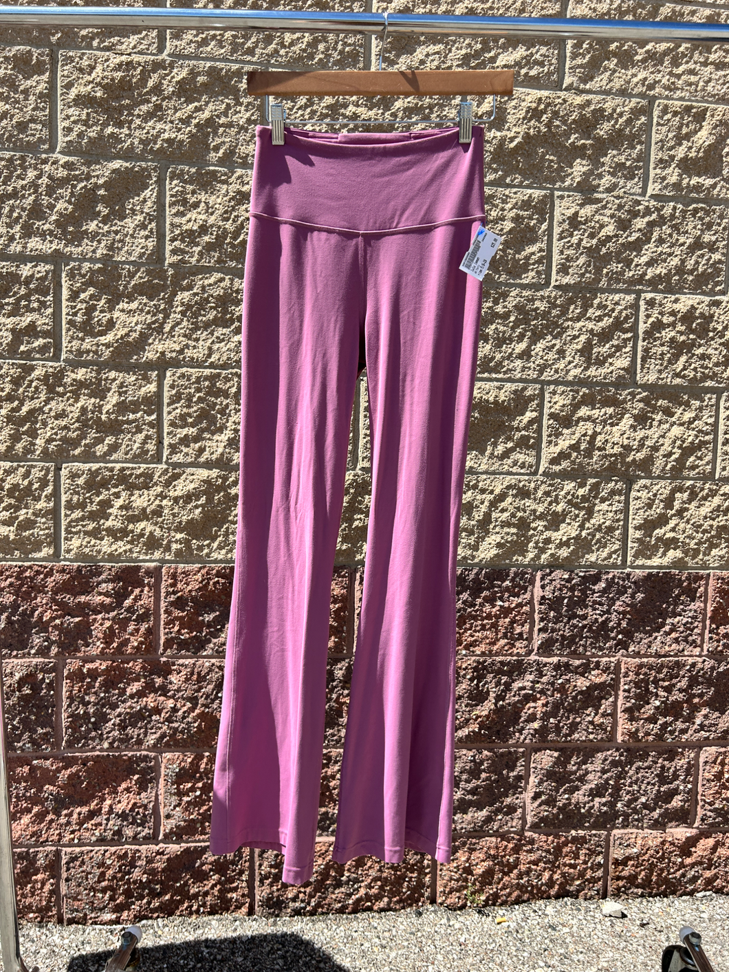Lulu Lemon Athletic Pants Size 5/6 (28)