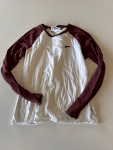Load image into Gallery viewer, Vans Long Sleeve Top Size Small
