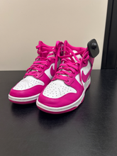 Load image into Gallery viewer, Nike Casual Shoes Womens 7.5
