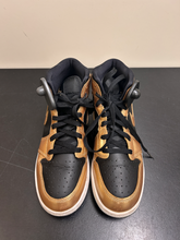 Load image into Gallery viewer, Air Jordan Casual Shoes Womens 7
