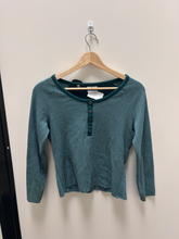 Load image into Gallery viewer, Columbia Long Sleeve Top Size Medium
