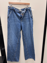 Load image into Gallery viewer, Dynamite Denim Size 11/12 (31)
