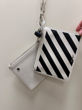 Load image into Gallery viewer, Off White Purse
