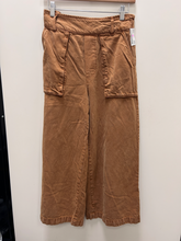 Load image into Gallery viewer, Pants Size Medium

