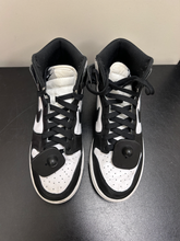 Load image into Gallery viewer, Nike Womens Athletic Shoes Womens 6
