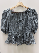 Load image into Gallery viewer, Joie Short Sleeve Top Size Small
