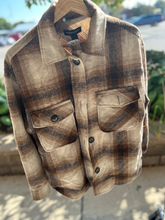 Load image into Gallery viewer, Streetwear Society (Sws) Outerwear Size Small
