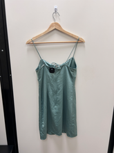 Load image into Gallery viewer, Topshop Dress Size Small
