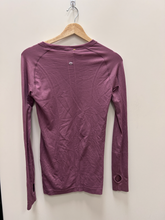 Load image into Gallery viewer, Lulu Lemon Athletic Top Size Medium
