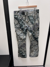 Load image into Gallery viewer, Nova Men Pants Size 40
