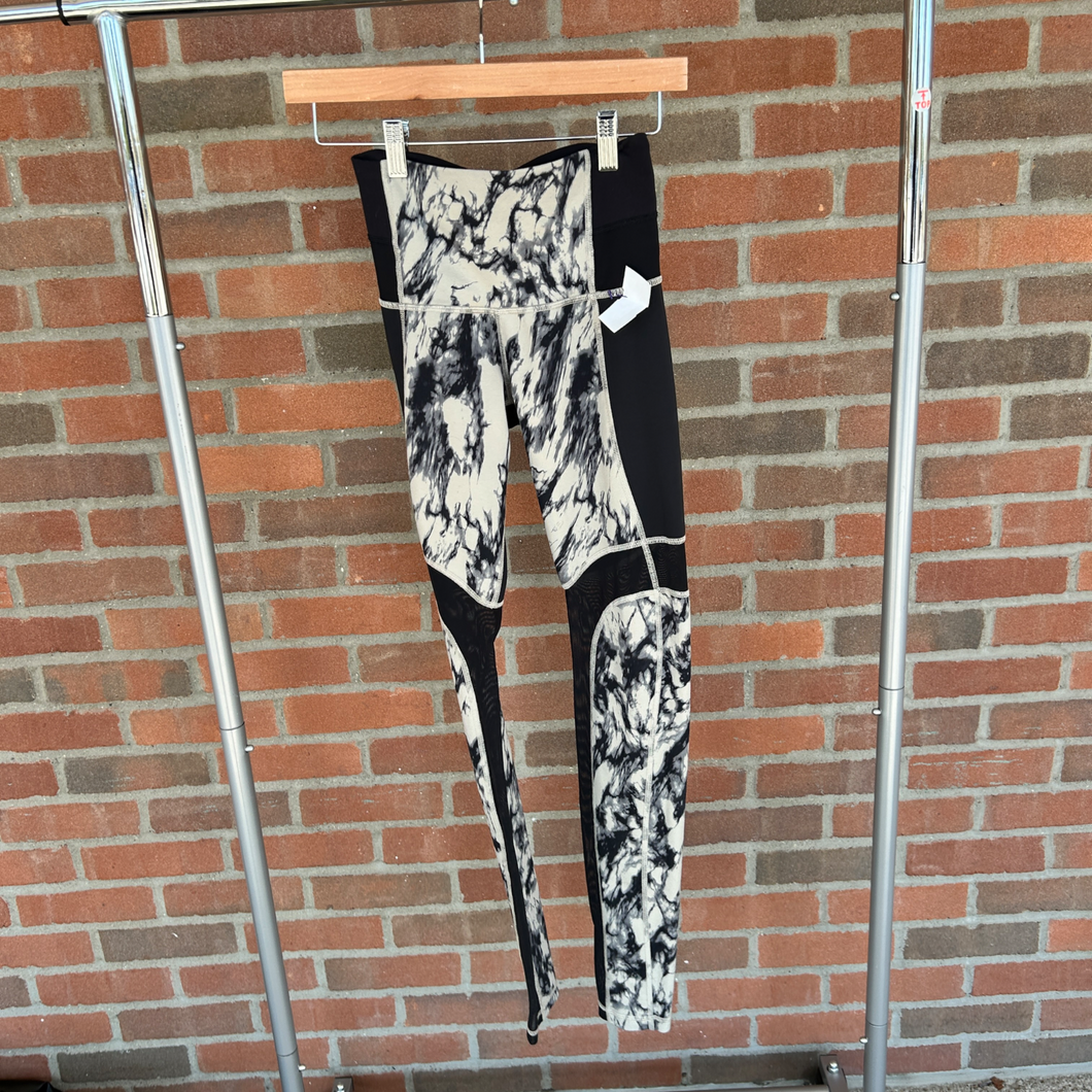 Lulu Lemon Athletic Pants Size Medium