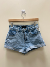 Load image into Gallery viewer, White Fox Shorts Size Small
