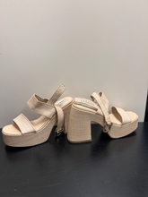 Load image into Gallery viewer, Steve Madden Casual Shoes Womens 8
