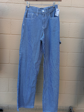 Load image into Gallery viewer, Forever 21 Denim Size Small
