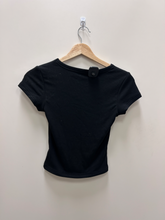 Load image into Gallery viewer, White Fox Short Sleeve Top Size Extra Small
