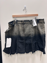 Load image into Gallery viewer, Thrill Jeans Short Skirt Size 3XL
