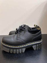 Load image into Gallery viewer, Dr Martens Boots Womens 7
