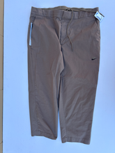 Load image into Gallery viewer, Nike Pants Size 38
