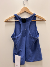 Load image into Gallery viewer, Lulu Lemon Athletic Top Size Medium
