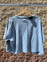 Load image into Gallery viewer, Lulu Lemon Athletic Top Size Medium
