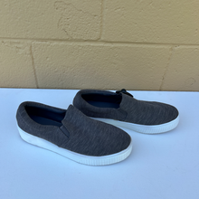 Load image into Gallery viewer, Fabletics Casual Shoes Mens 10.5
